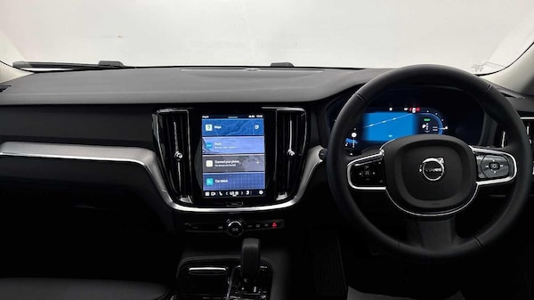 Used Volvo V60 2024 for sale - 75589759: Photo 10