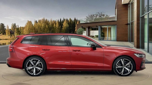 Used Volvo V60 2024 for sale - 75589759: Photo 2