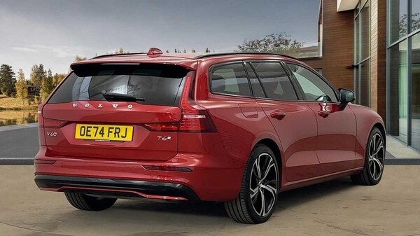 Used Volvo V60 2024 for sale - 75589759: Photo 3
