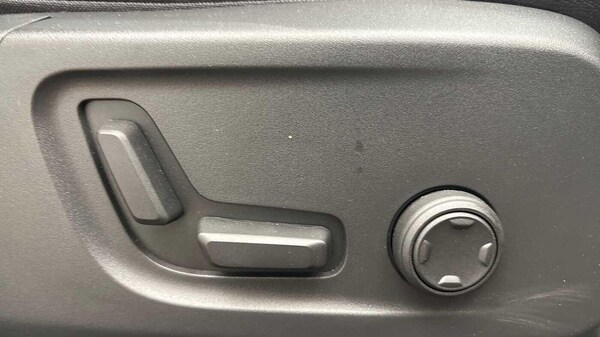 Used Volvo XC40 2024 for sale - 75645575: Photo 28