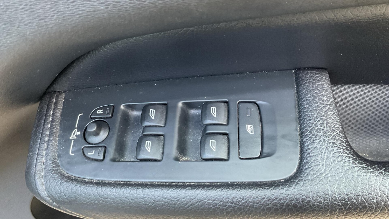 Used Volvo XC60 2018 for sale - 78156969: Photo 24