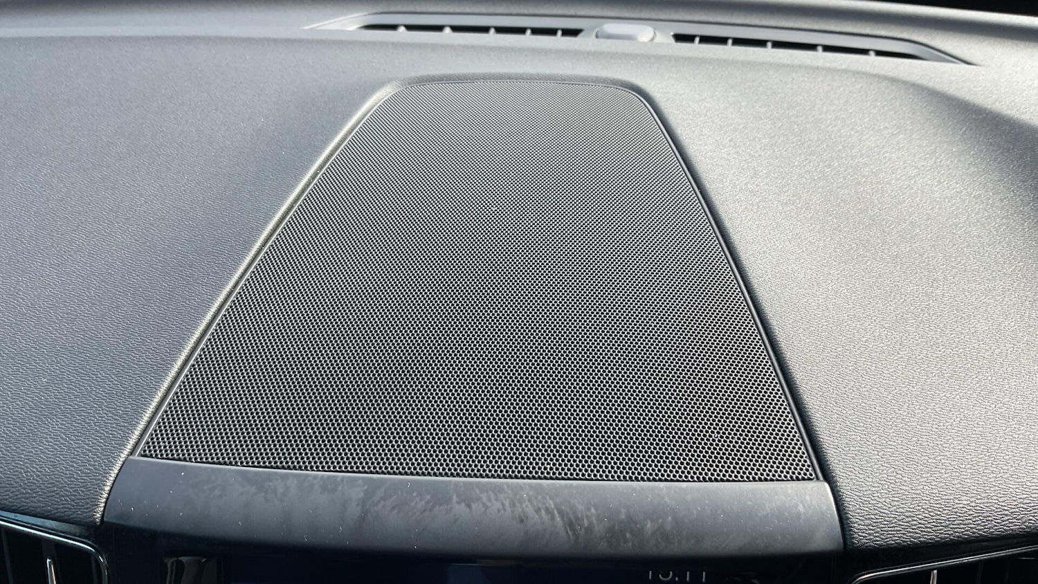 Used Volvo XC60 2018 for sale - 78156969: Photo 25