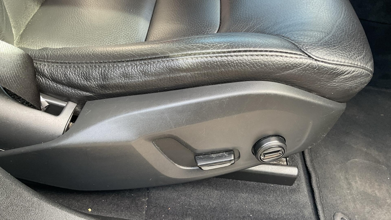 Used Volvo XC60 2018 for sale - 78156969: Photo 30