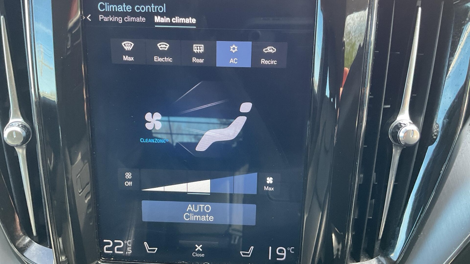 Used Volvo XC60 2018 for sale - 78156969: Photo 31