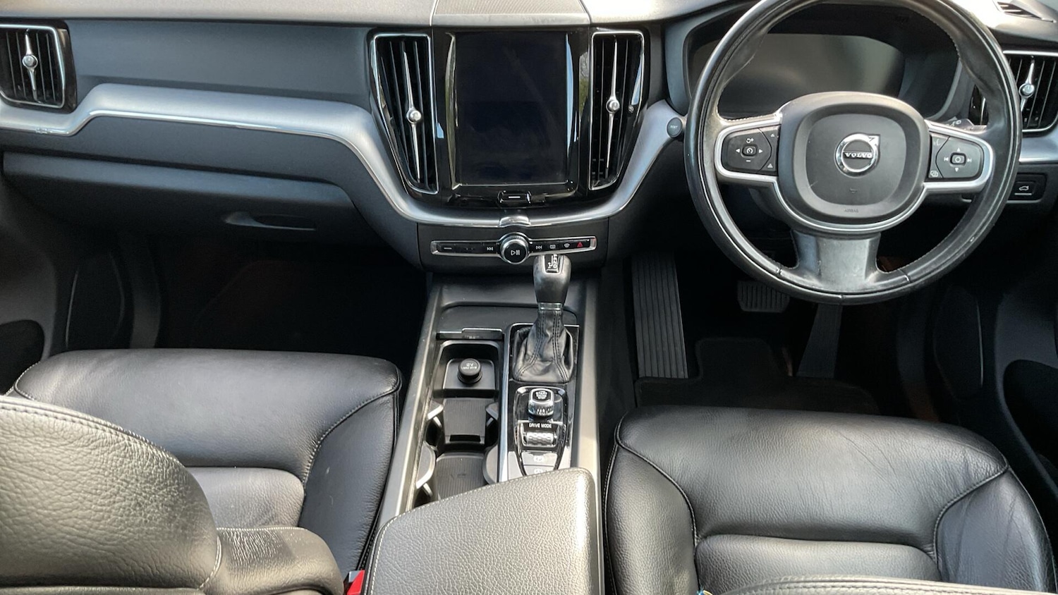 Used Volvo XC60 2018 for sale - 78156969: Photo 5