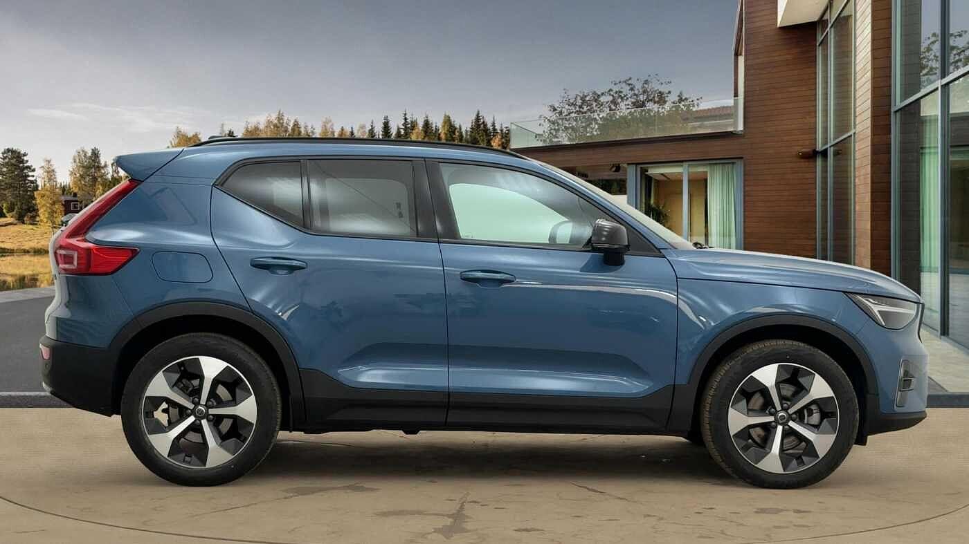 Used Volvo XC40 2025 for sale - 76512914: Photo 2