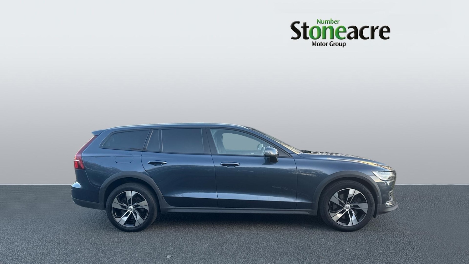 Used Volvo V60 Cross Country 2021 for sale - 76424287: Photo 3