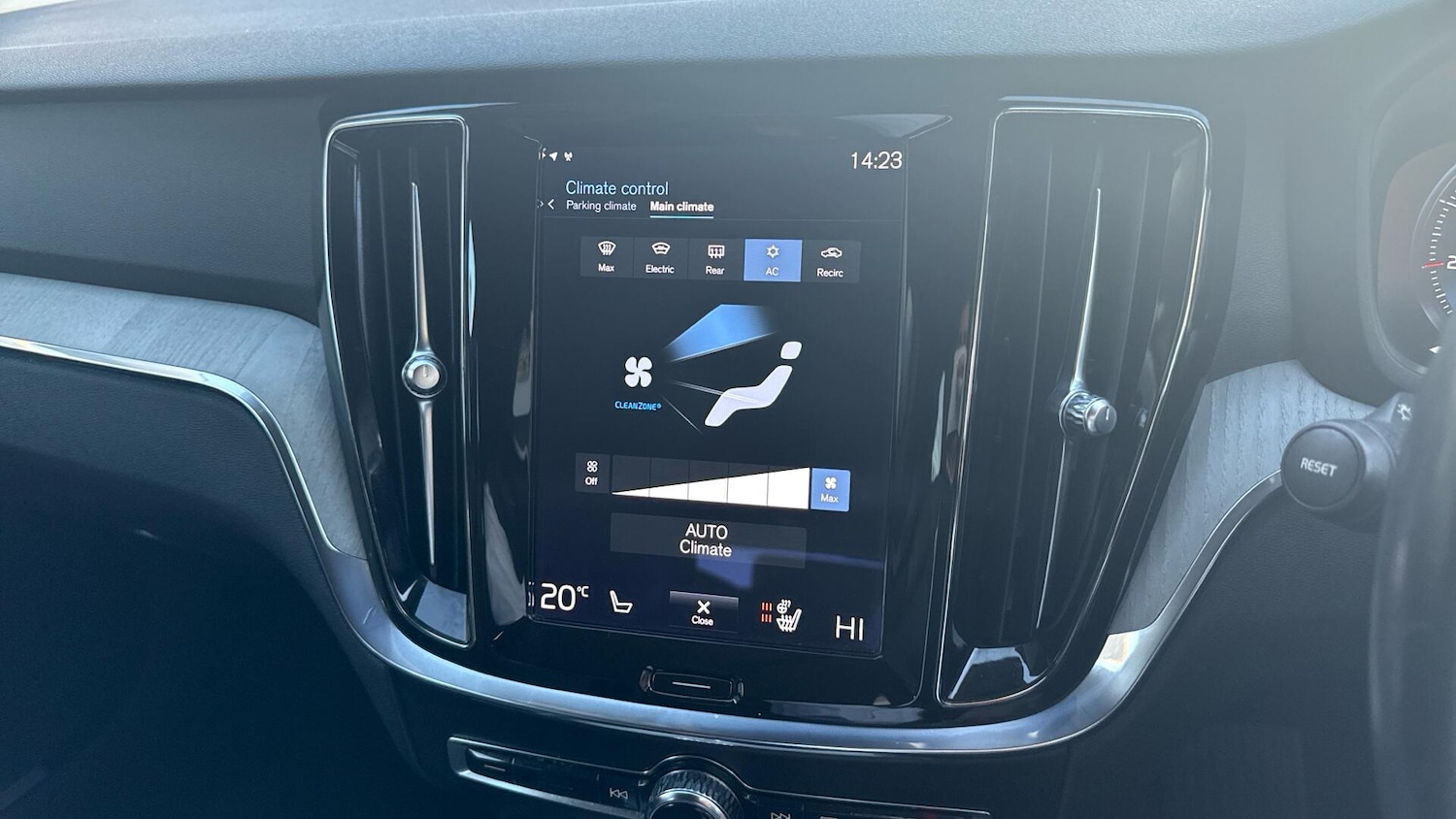 Used Volvo V60 Cross Country 2021 for sale - 76424287: Photo 36