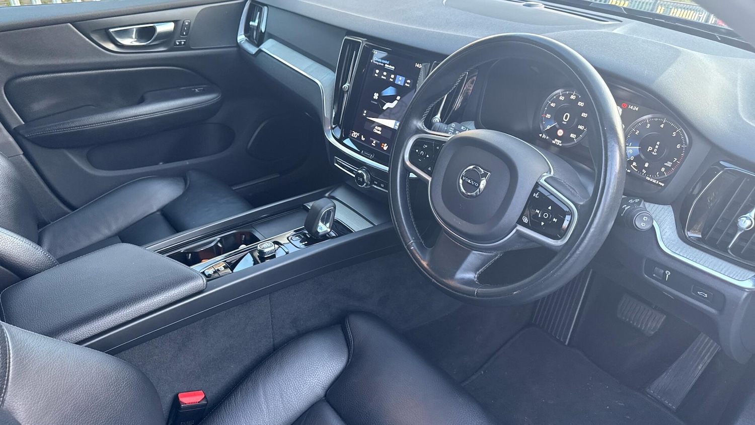 Used Volvo V60 Cross Country 2021 for sale - 76424287: Photo 4