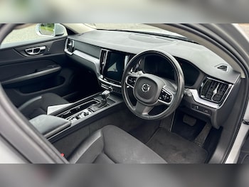 Used Volvo V60 2018 for sale - 78685211: Photo