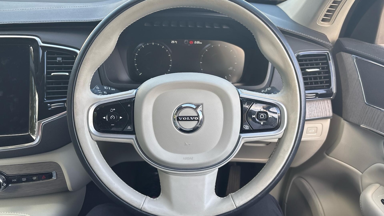 Used Volvo XC90 for sale - 76094228: Photo 10