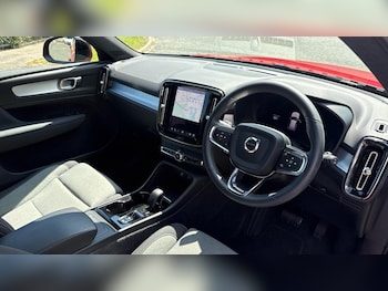 Used Volvo XC40 2023 for sale - 79050190: Photo
