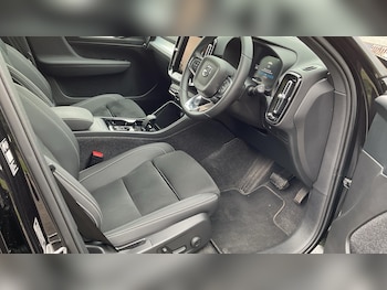 Used Volvo XC40 2025 for sale - 78898009: Photo