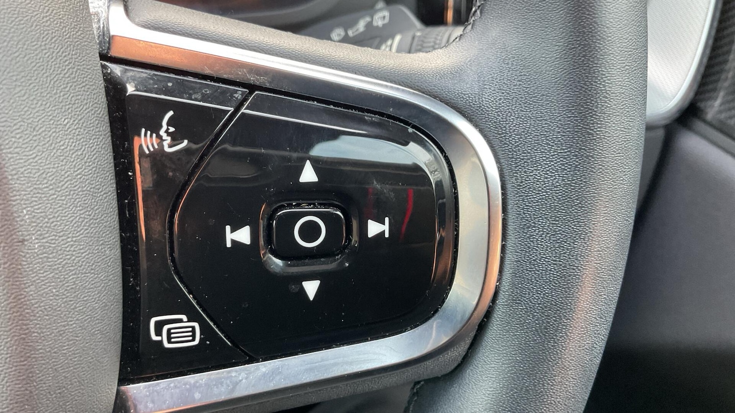 Used Volvo XC60 2023 for sale - 77238232: Photo 22