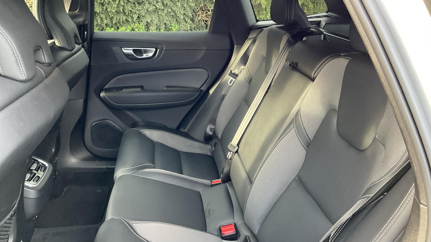 Used Volvo XC60 2023 for sale - 77238232: Photo 33