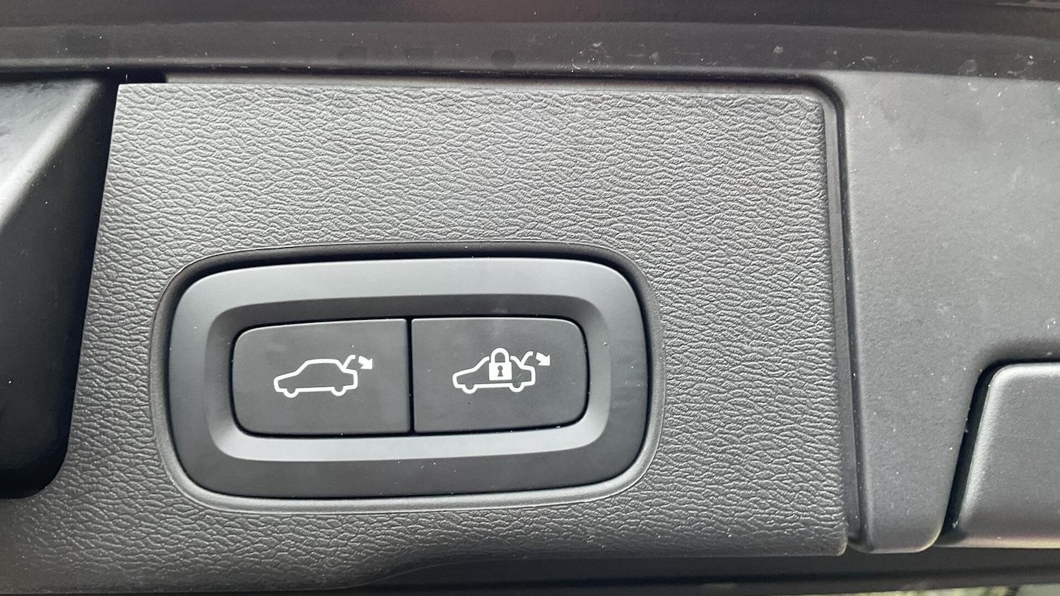 Used Volvo XC60 2023 for sale - 77238232: Photo 35