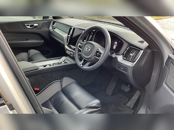 Used Volvo XC60 2023 for sale - 77238232: Photo