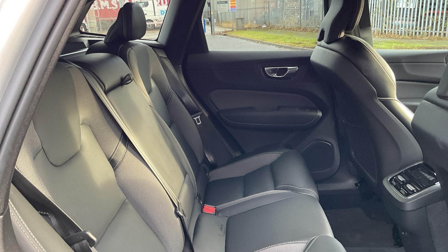 Used Volvo XC60 2023 for sale - 77238232: Photo 6