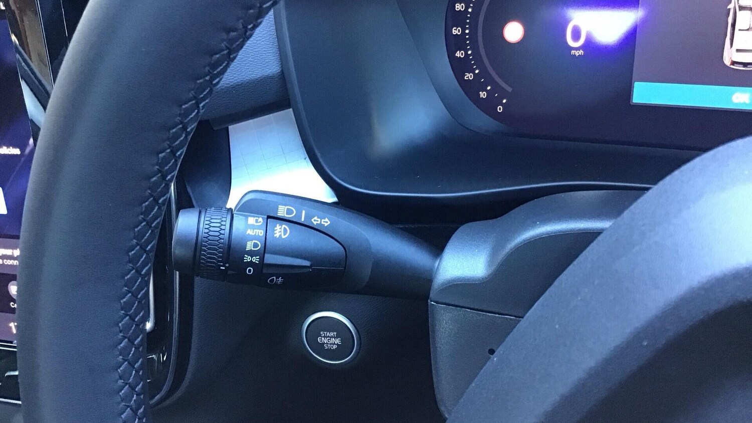 Used Volvo XC40 for sale - 76584318: Photo 24