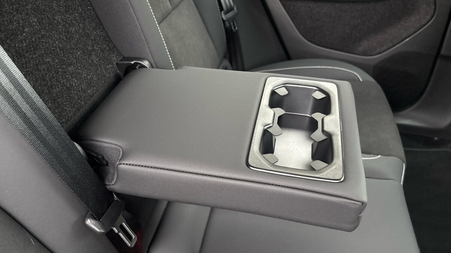 Used Volvo XC40 2025 for sale - 76336296: Photo 26