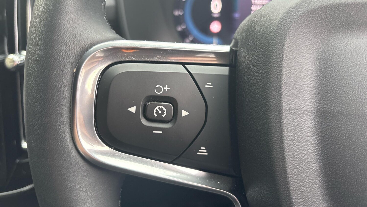 Used Volvo XC40 2025 for sale - 76336296: Photo 34