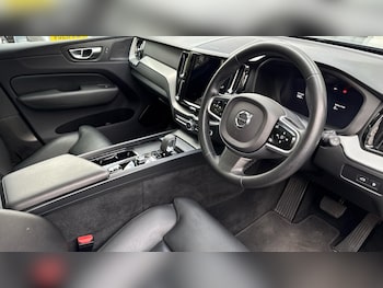 Used Volvo XC60 2023 for sale - 76151694: Photo 4