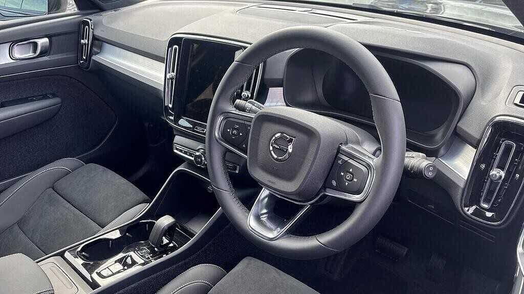 Used Volvo XC40 2025 for sale - 77155259: Photo 25