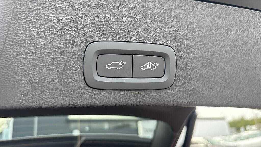 Used Volvo XC40 2025 for sale - 77155259: Photo 9