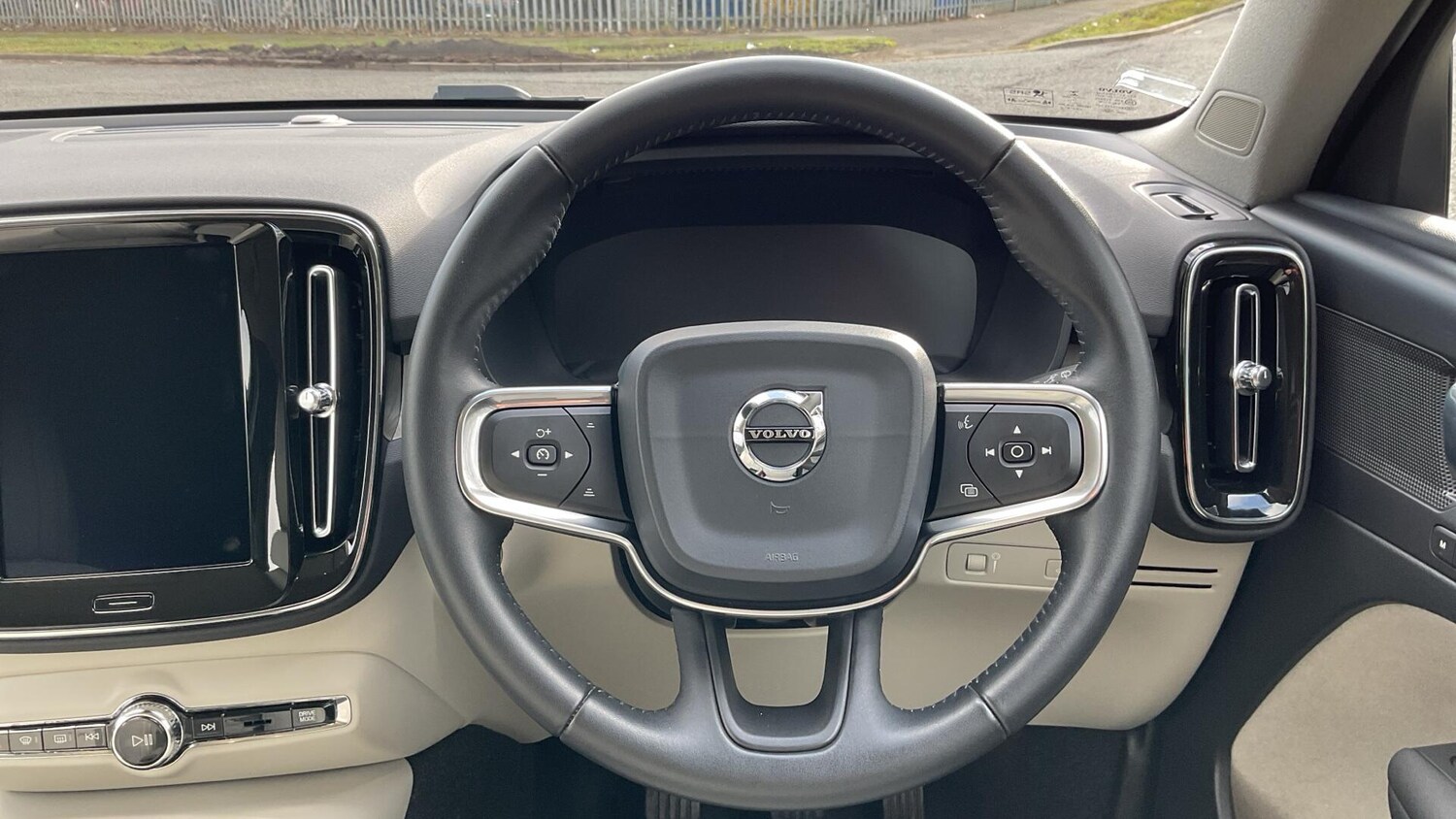 Used Volvo XC40 for sale - 77824514: Photo 10