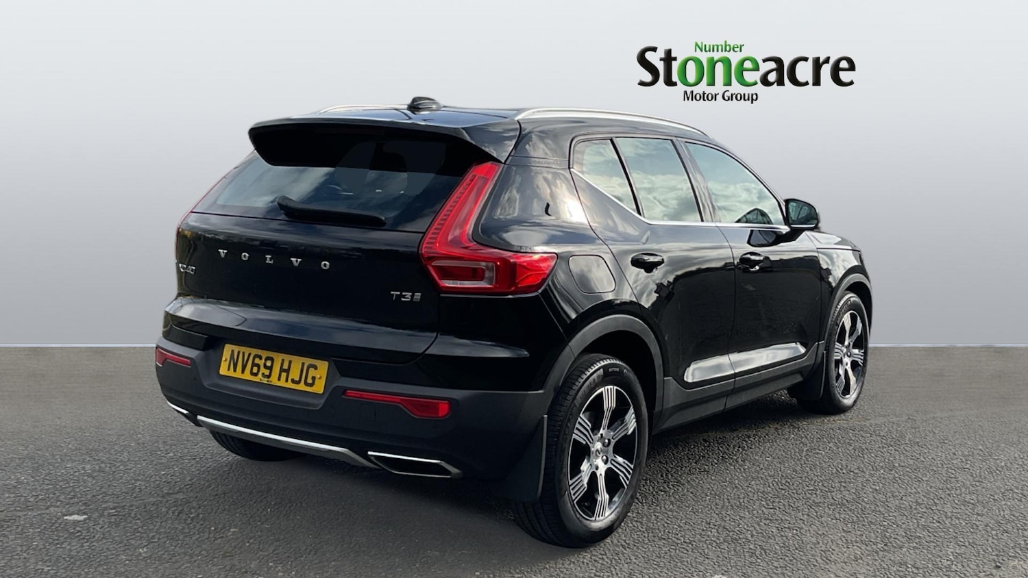 Used Volvo XC40 for sale - 77824514: Photo 2