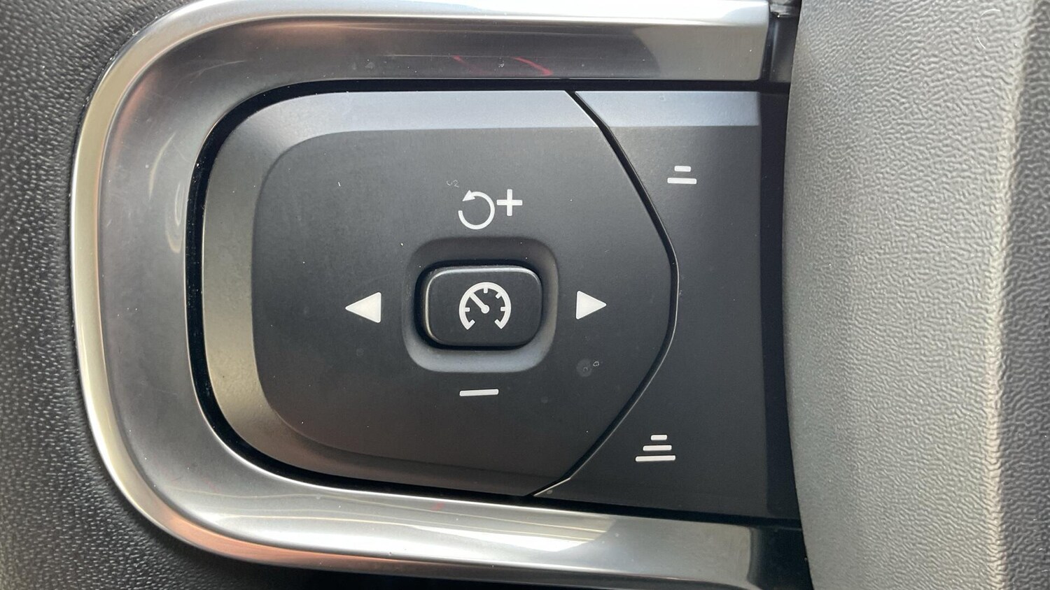 Used Volvo XC40 for sale - 77824514: Photo 21