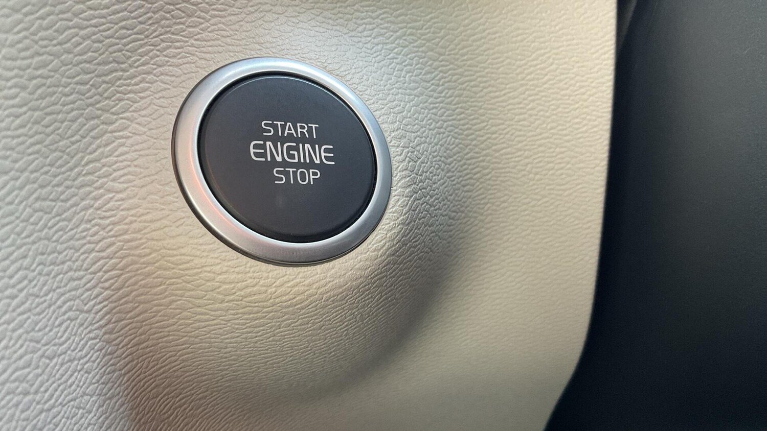 Used Volvo XC40 for sale - 77824514: Photo 27