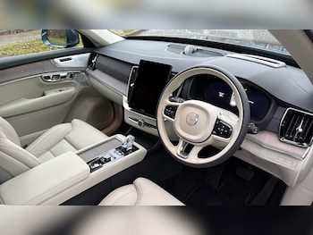 Used Volvo XC90 2025 for sale - 76498481: Photo