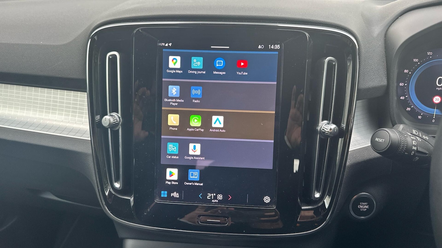 Used Volvo XC40 2023 for sale - 76425611: Photo 12