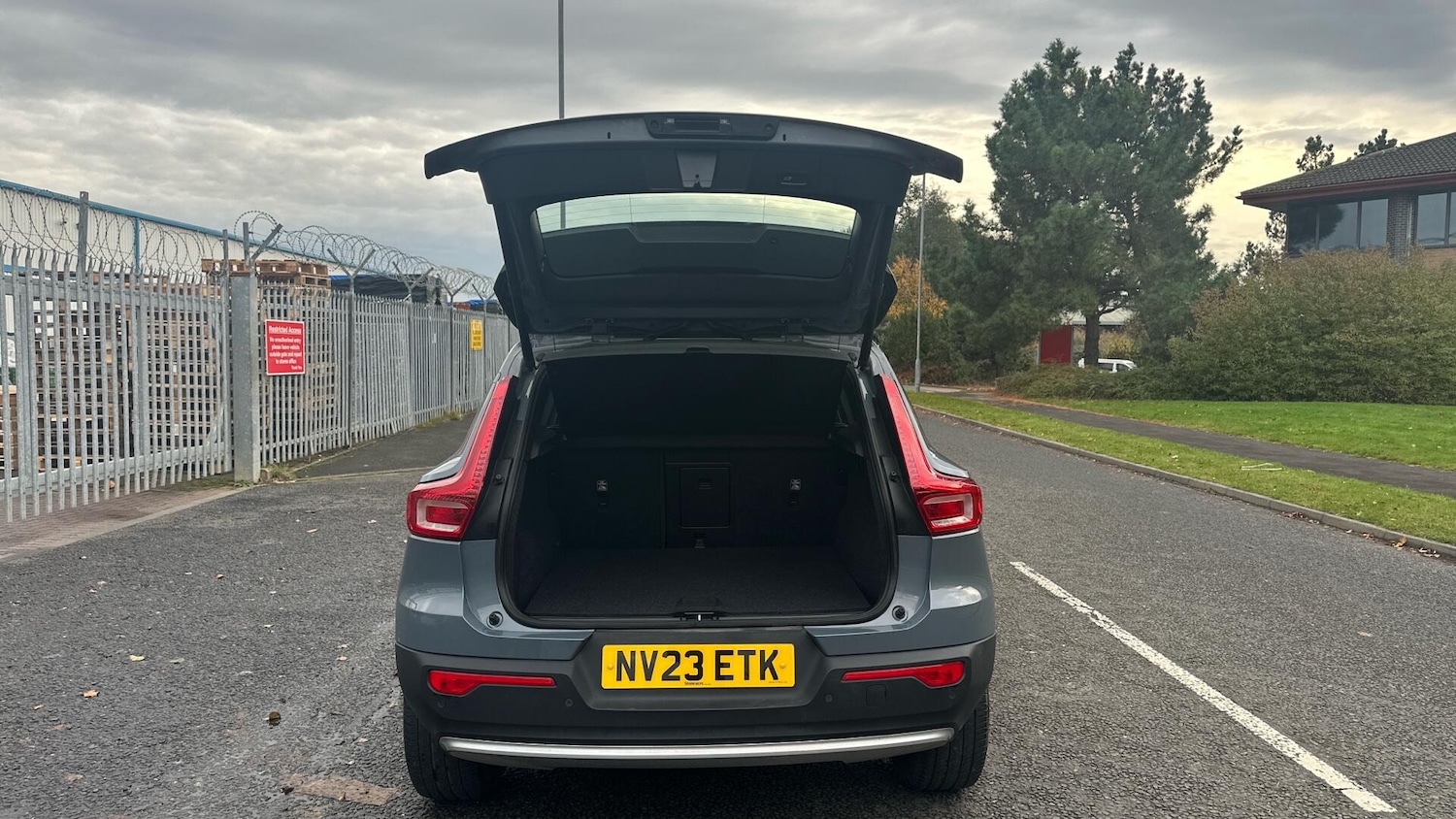 Used Volvo XC40 2023 for sale - 76425611: Photo 13