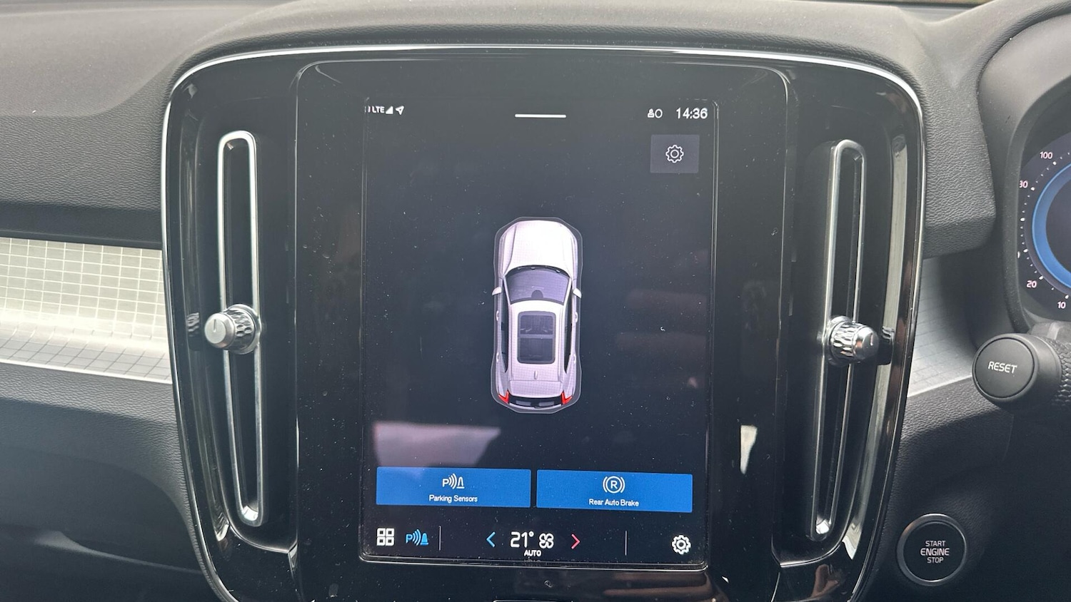 Used Volvo XC40 2023 for sale - 76425611: Photo 18