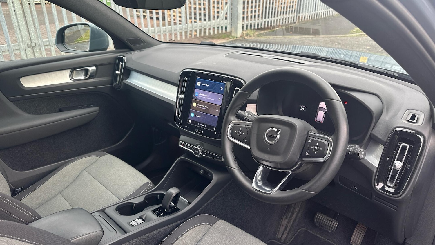 Used Volvo XC40 2023 for sale - 76425611: Photo 4