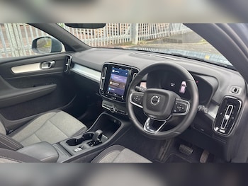 Used Volvo XC40 2023 for sale - 76425611: Photo