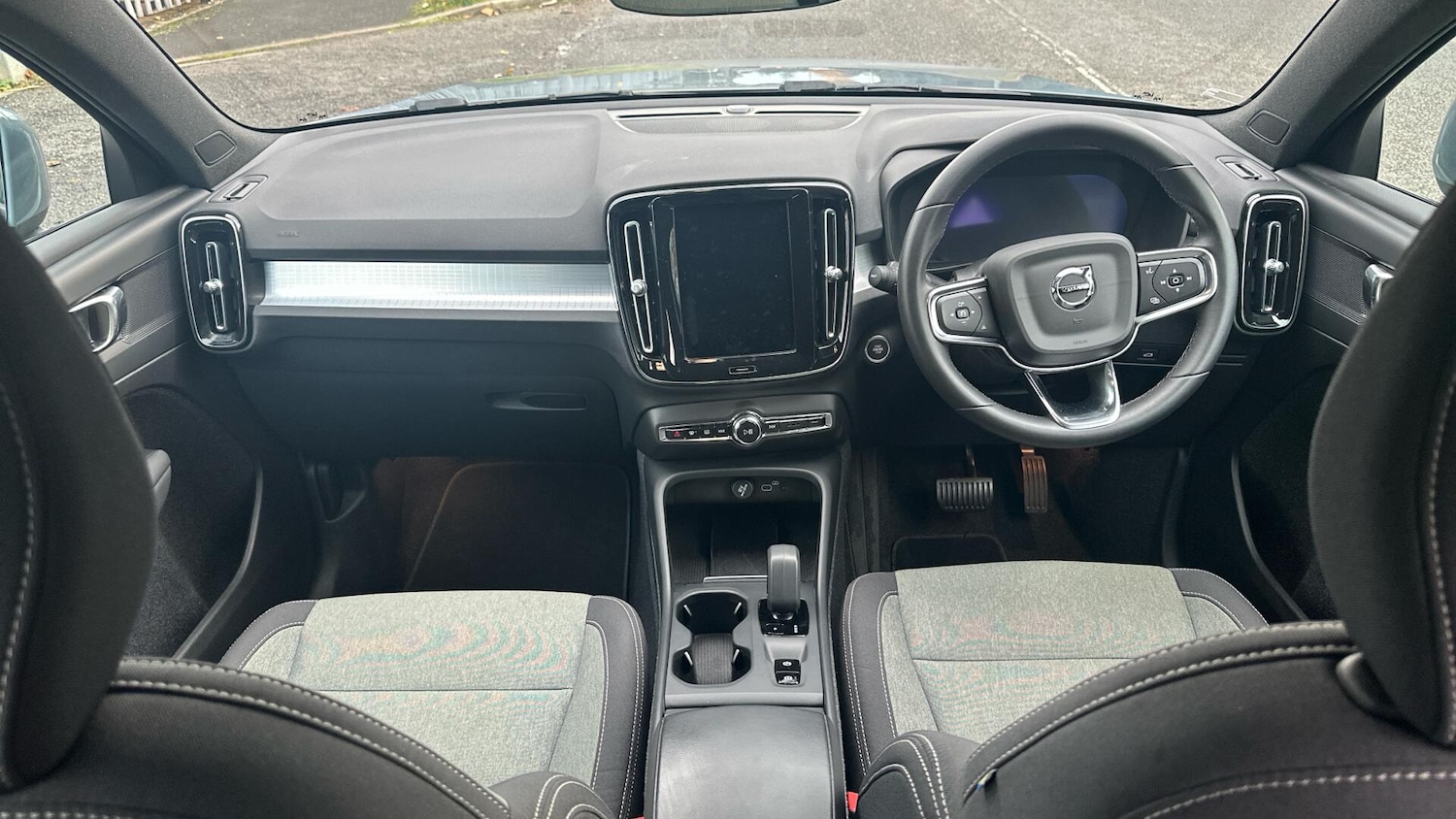 Used Volvo XC40 2023 for sale - 76425611: Photo 5