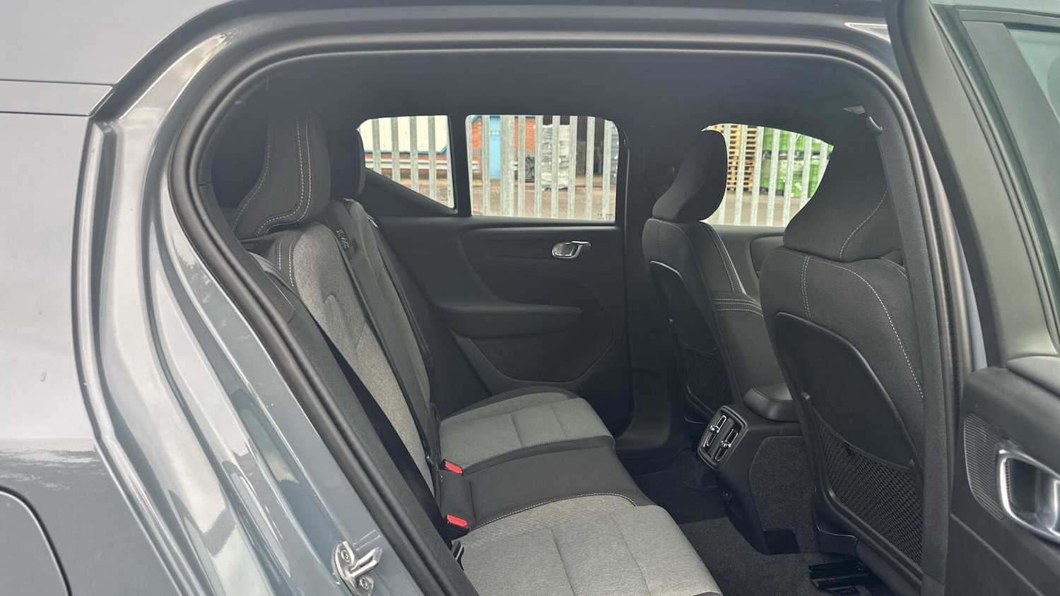 Used Volvo XC40 2023 for sale - 76425611: Photo 6