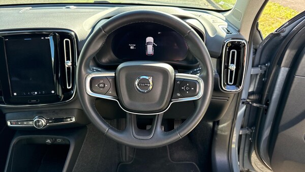 Used Volvo XC40 2023 for sale - 76158779: Photo 10