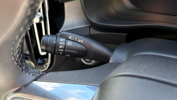 Used Volvo XC40 2023 for sale - 76158779: Photo 18