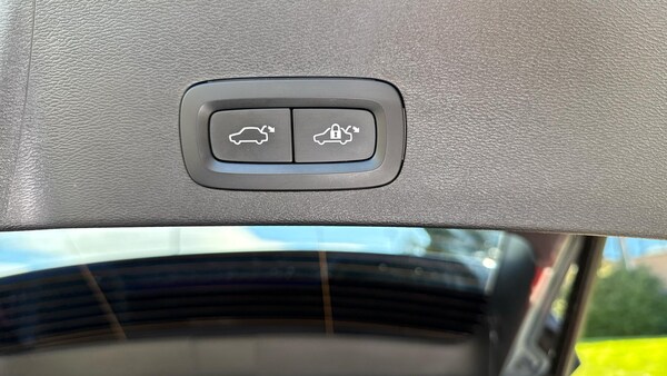 Used Volvo XC40 2023 for sale - 76158779: Photo 28