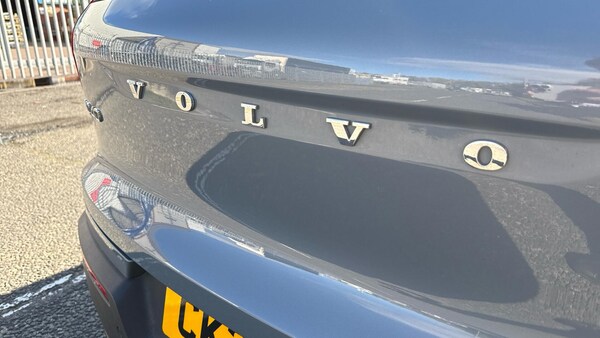 Used Volvo XC40 2023 for sale - 76158779: Photo 32