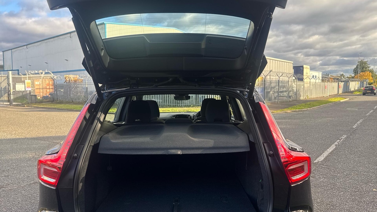 Used Volvo XC40 2023 for sale - 76855717: Photo 13