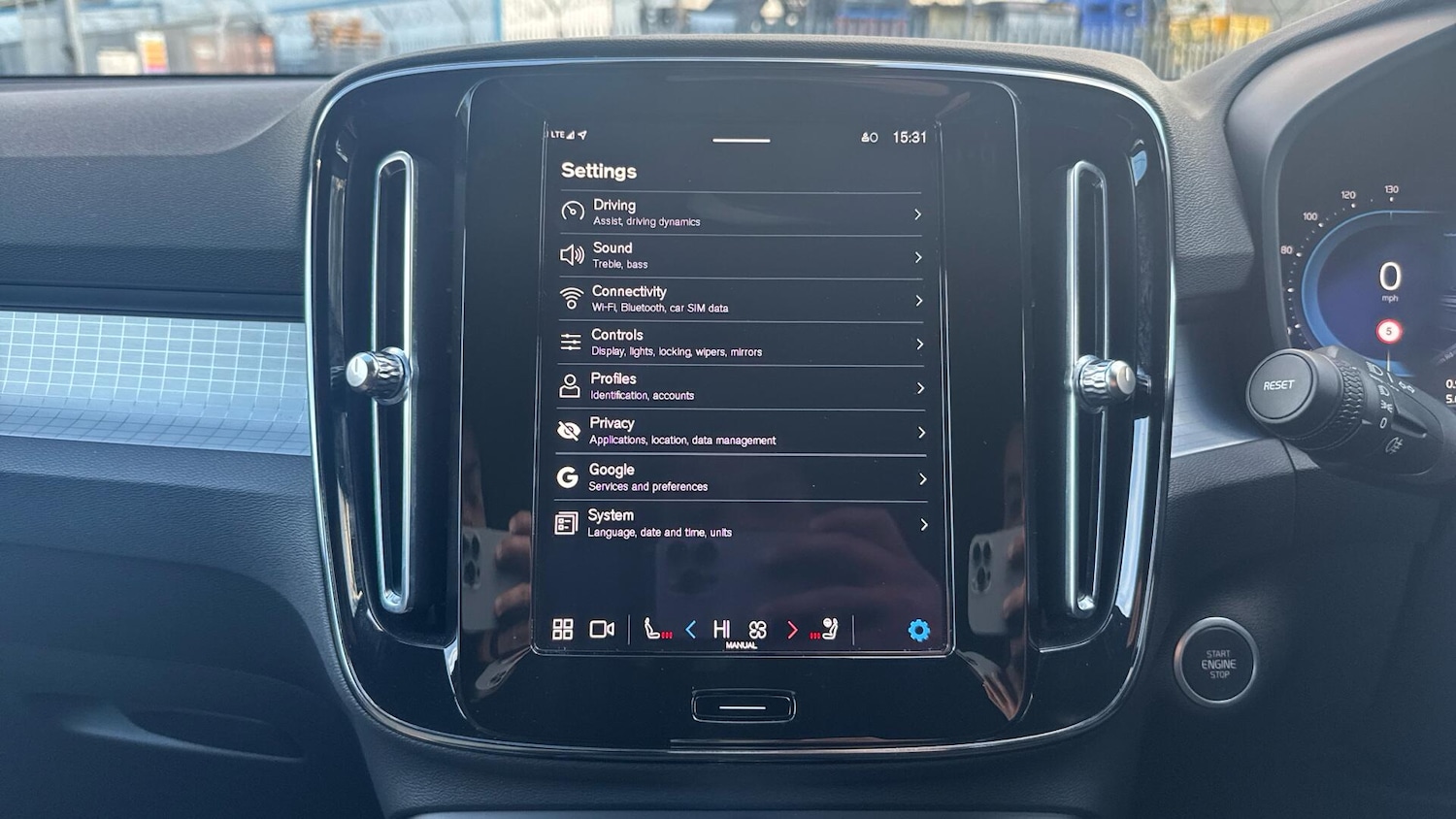 Used Volvo XC40 2023 for sale - 76855717: Photo 15