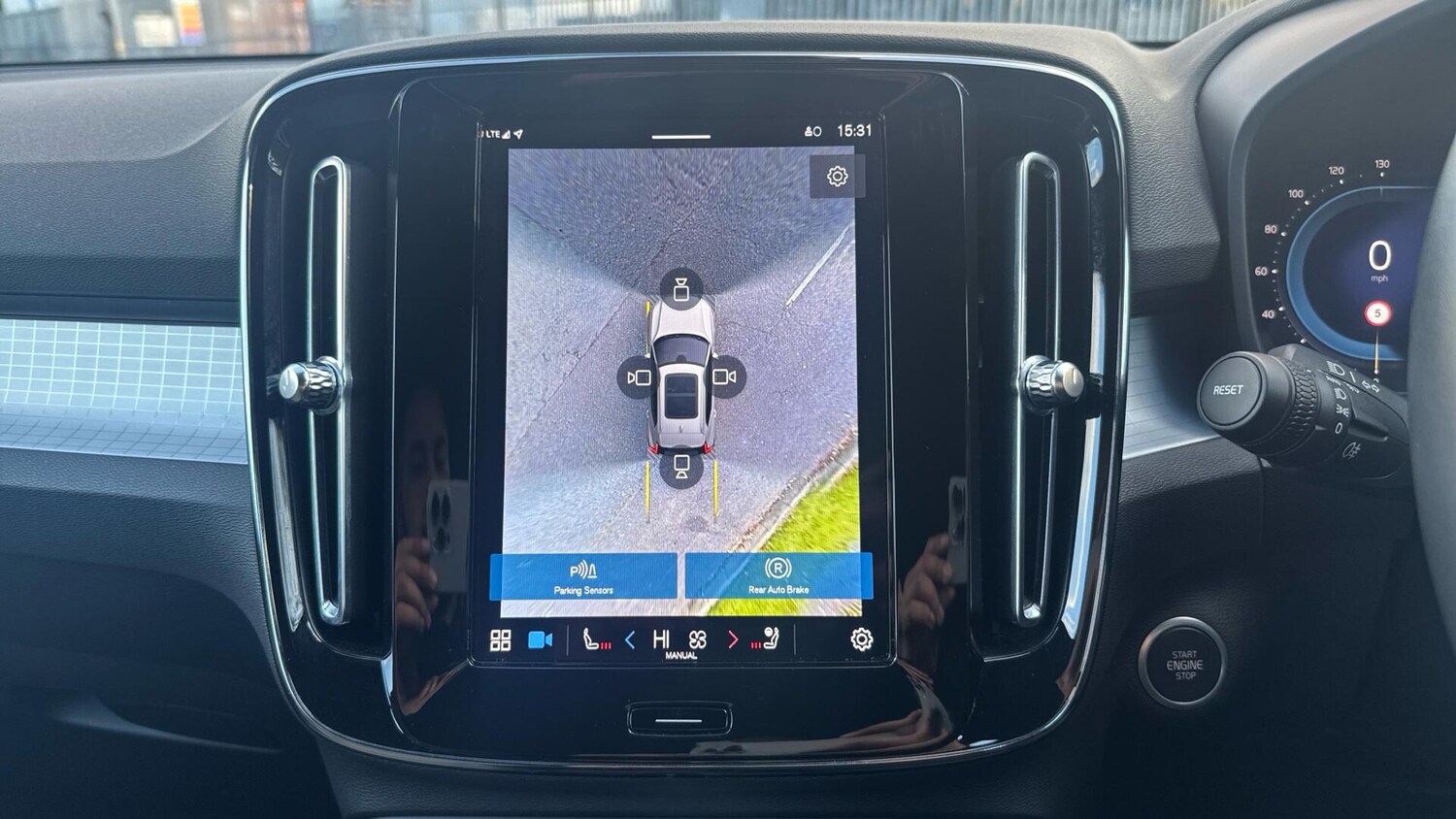 Used Volvo XC40 2023 for sale - 76855717: Photo 17