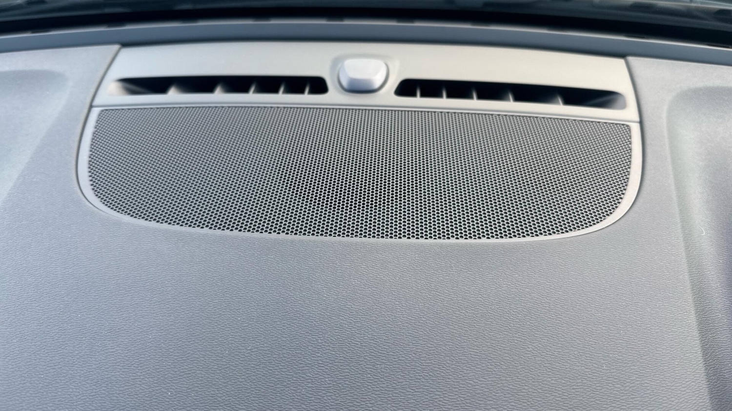 Used Volvo XC40 2023 for sale - 76855717: Photo 23