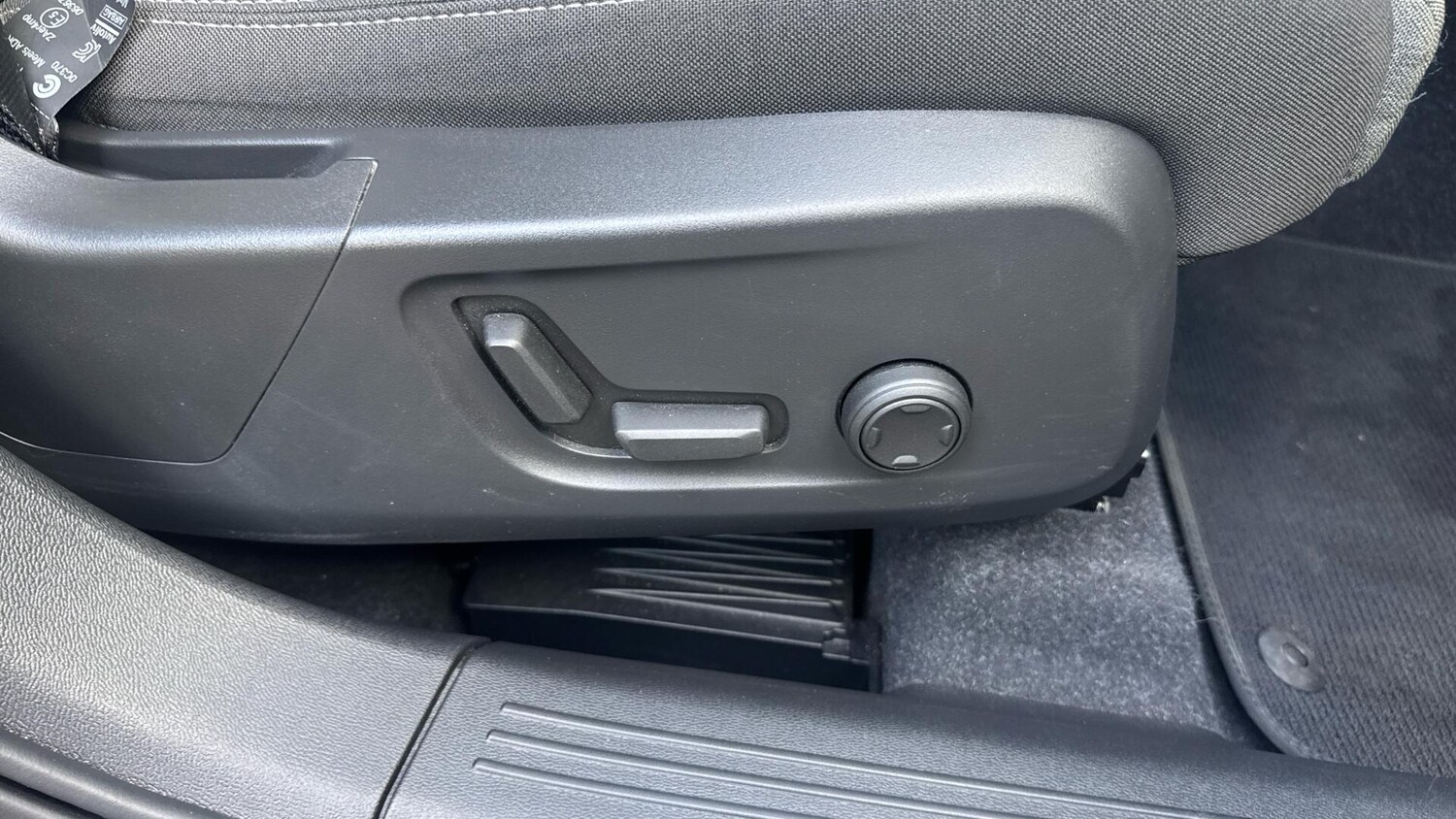 Used Volvo XC40 2023 for sale - 76855717: Photo 28