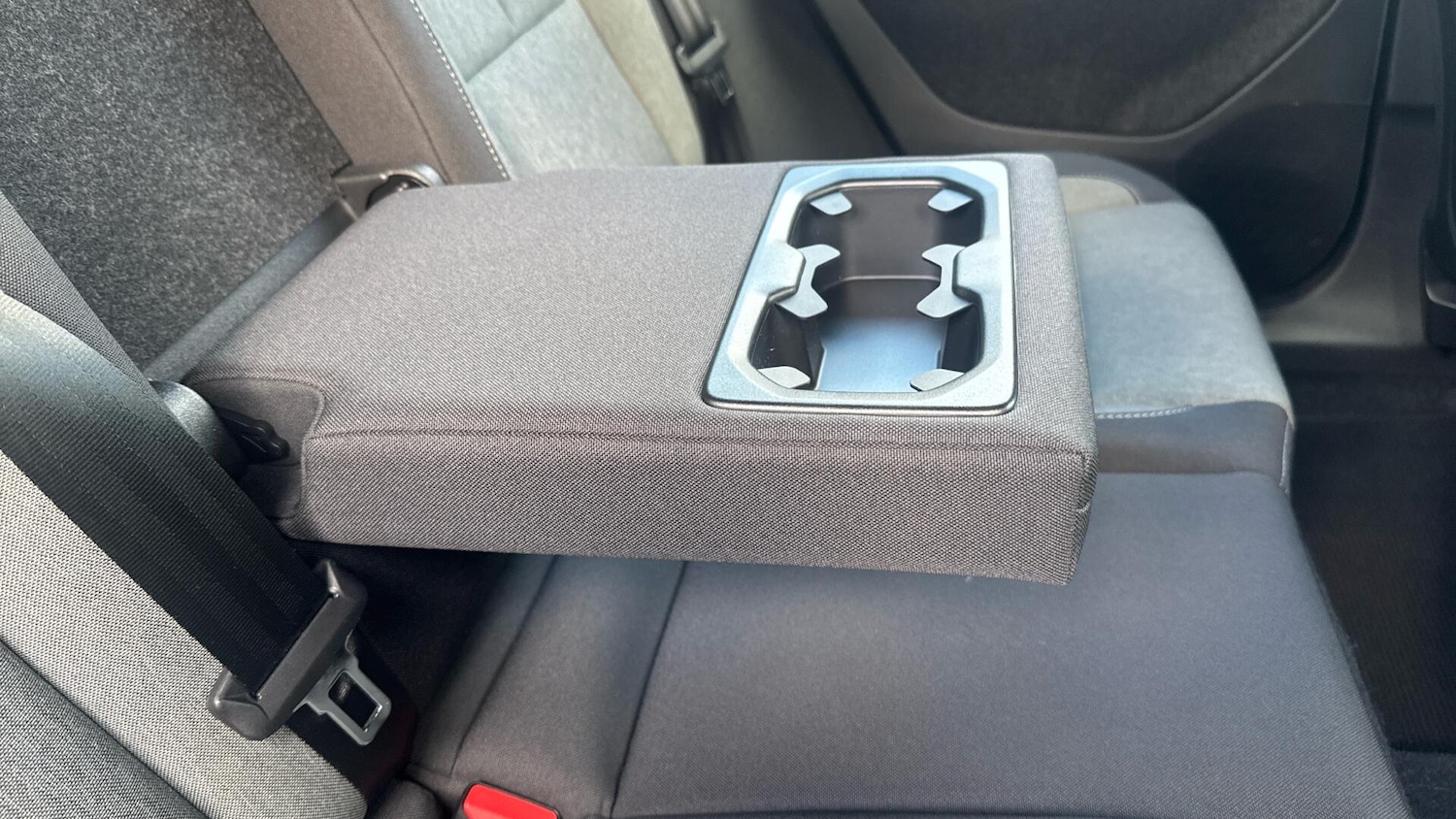 Used Volvo XC40 2023 for sale - 76855717: Photo 32